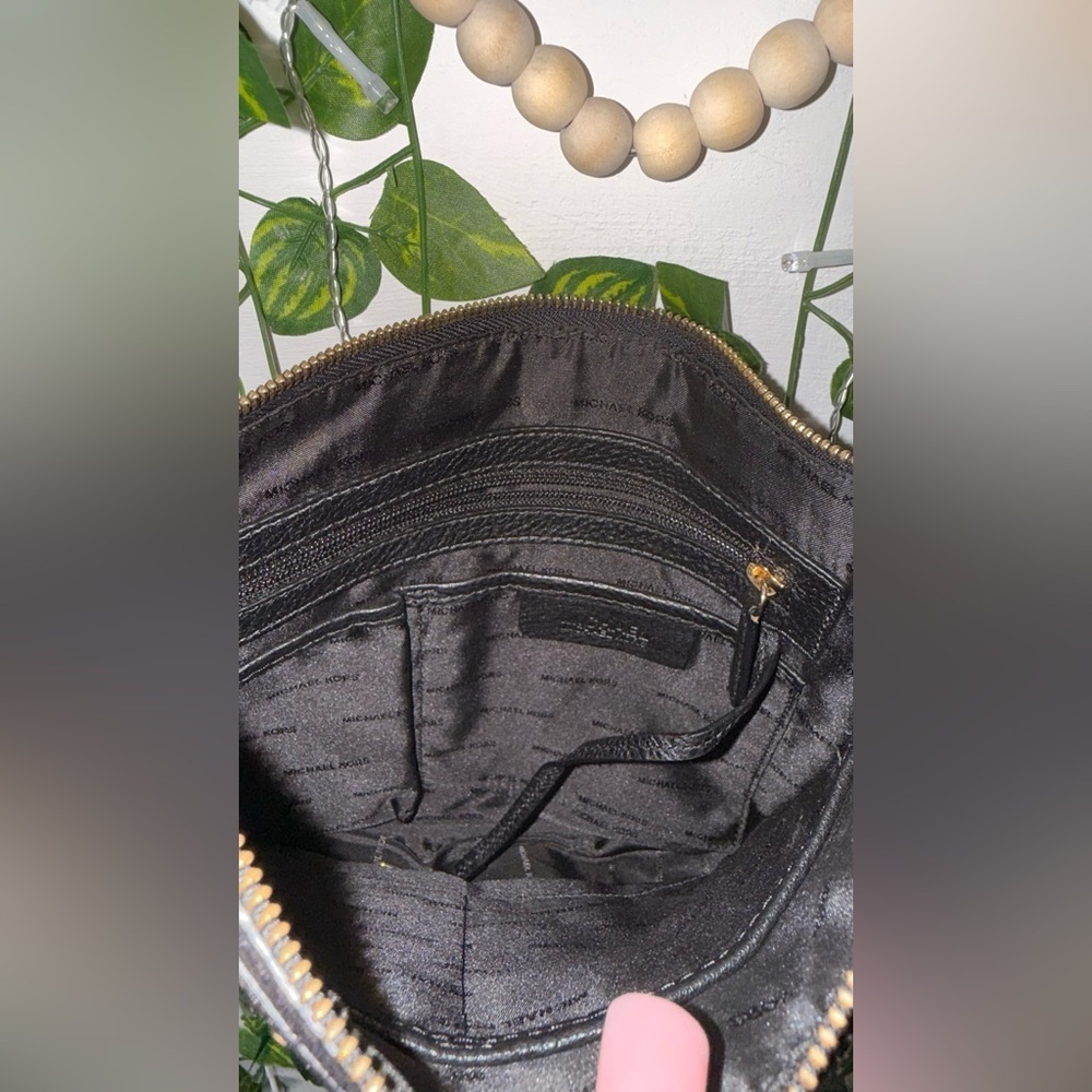 Michael Kors Brooklyn Large Grommet Convertible Hobo Black Leather Bag - Picture 15 of 16